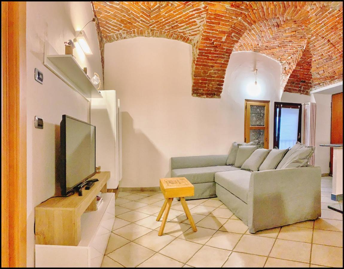 La Fiaba: Bilocale Nel Centro Storico Di Cuneo Exterior photo